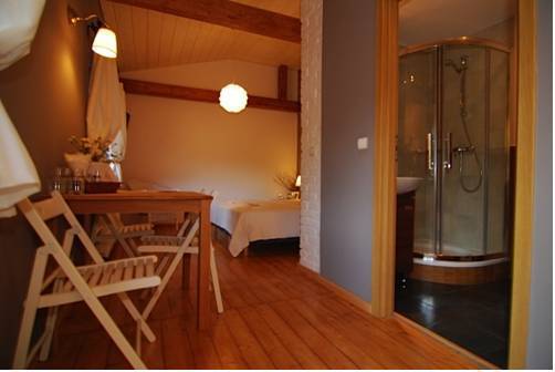 Karolinka Guest House Щирк Екстериор снимка