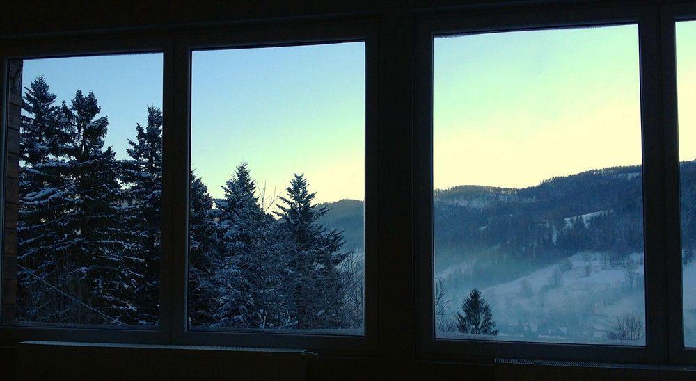 Karolinka Guest House Щирк Екстериор снимка