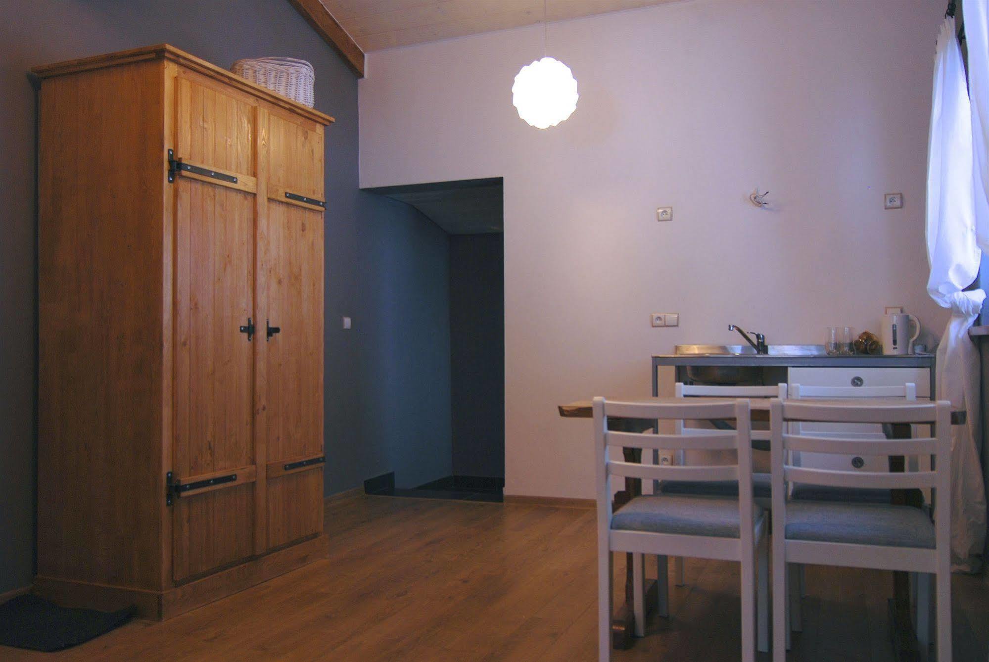 Karolinka Guest House Щирк Екстериор снимка
