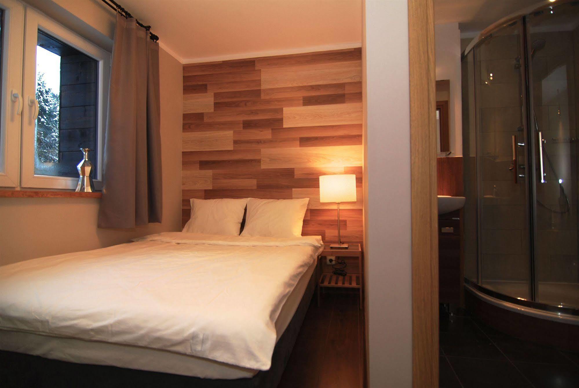 Karolinka Guest House Щирк Екстериор снимка